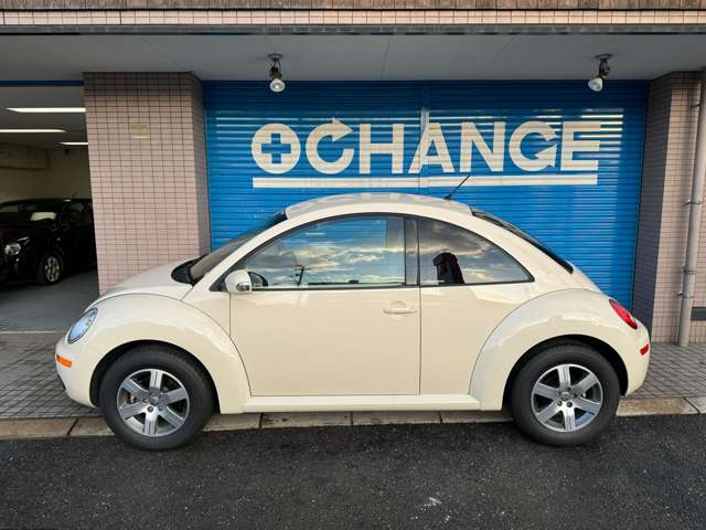 2009 Volkswagen New Beetle – thumbnail 3