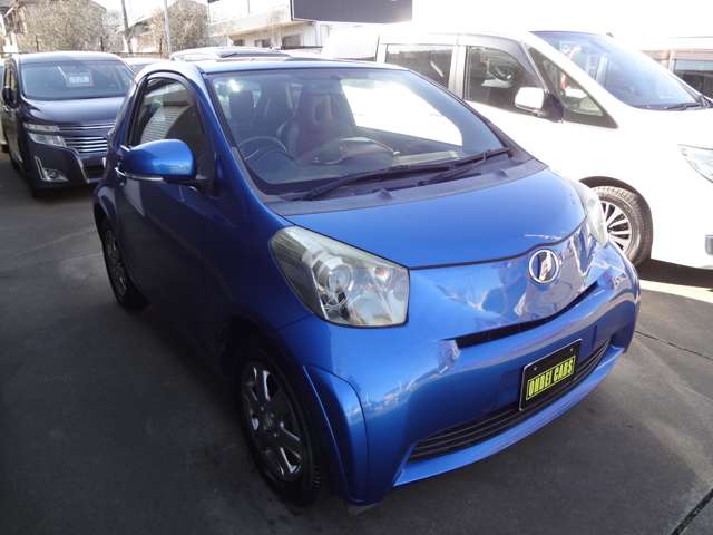 2010 Toyota iQ – thumbnail 2