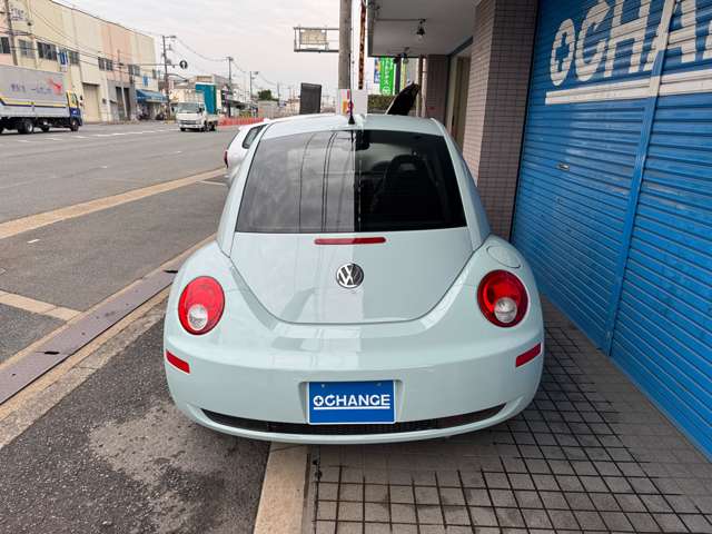2006 Volkswagen New Beetle – thumbnail 4