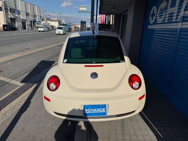 2008 Volkswagen New Beetle – thumbnail 4