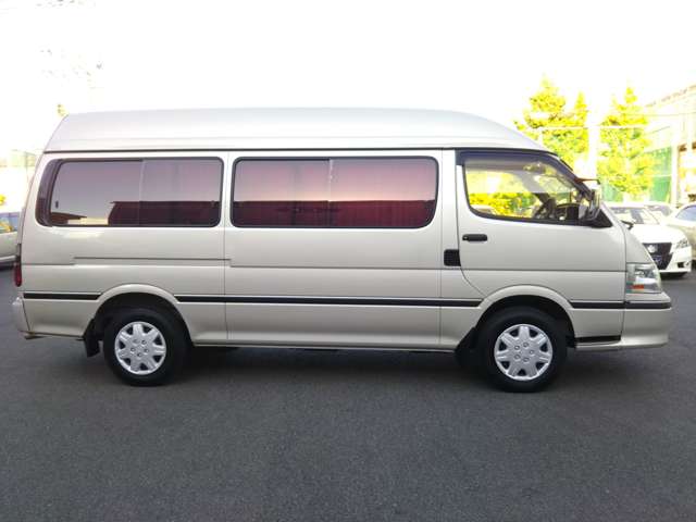 2003 Toyota Hiace – thumbnail 3