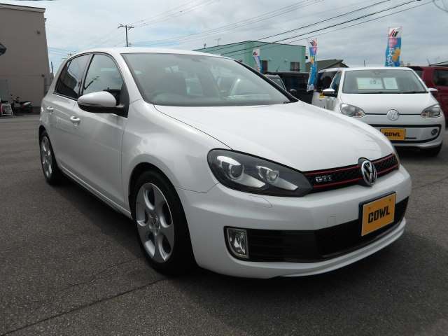 2011 Volkswagen Golf – thumbnail 3