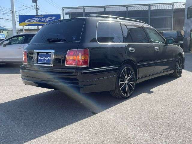 2000 Toyota Crown Estate – thumbnail 3
