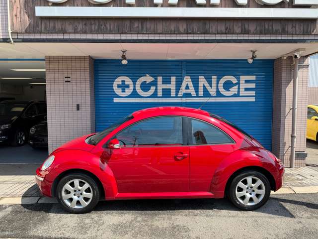 2009 Volkswagen New Beetle – thumbnail 3