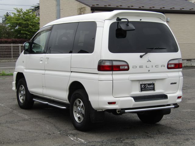 2006 Mitsubishi Delica Space Gear – thumbnail 2