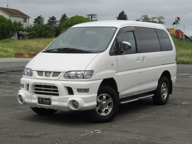 2006 Mitsubishi Delica Space Gear – thumbnail 3