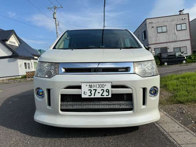 2009 Mitsubishi Delica D:5 – thumbnail 3