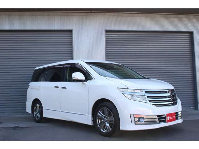 2010 Nissan Elgrand – thumbnail 2