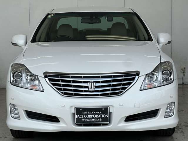 2008 Toyota Crown Royal – thumbnail 2