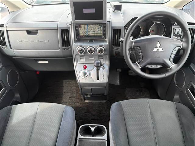 2007 Mitsubishi Delica D:5 – thumbnail 2