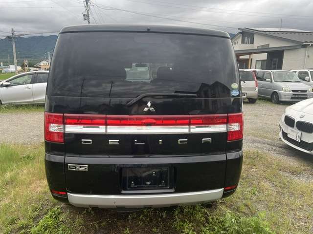 2007 Mitsubishi Delica D:5 – thumbnail 4