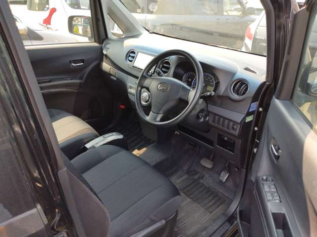2010 Daihatsu Tanto Exe – thumbnail 3
