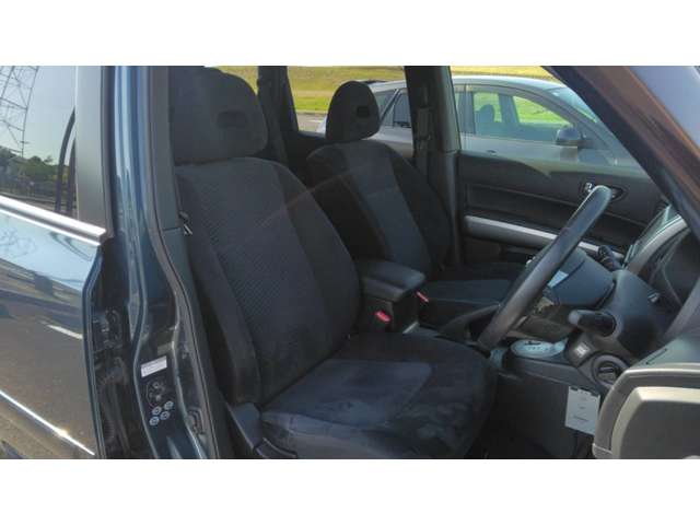 2010 Nissan X-Trail – thumbnail 2