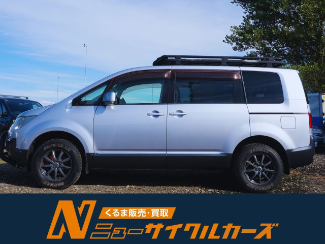 2008 Mitsubishi Delica D:5 – thumbnail 2