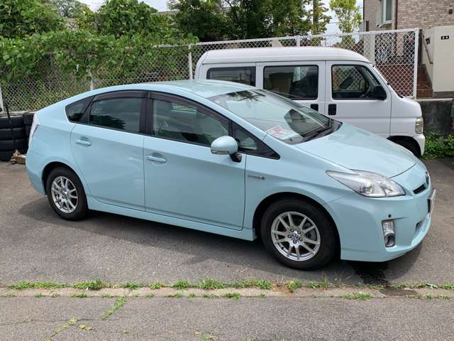 2010 Toyota Prius – thumbnail 3