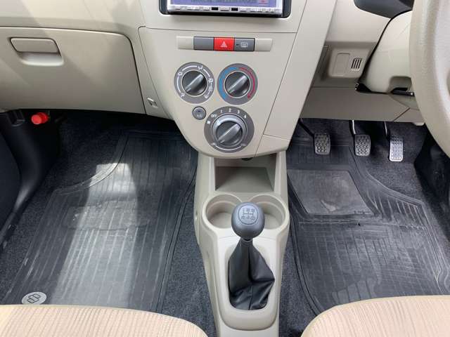 2009 Daihatsu Mira – thumbnail 4