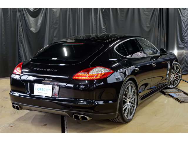 2010 Porsche Panamera – thumbnail 4