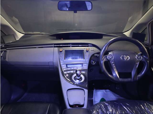 2010 Toyota Prius – thumbnail 3