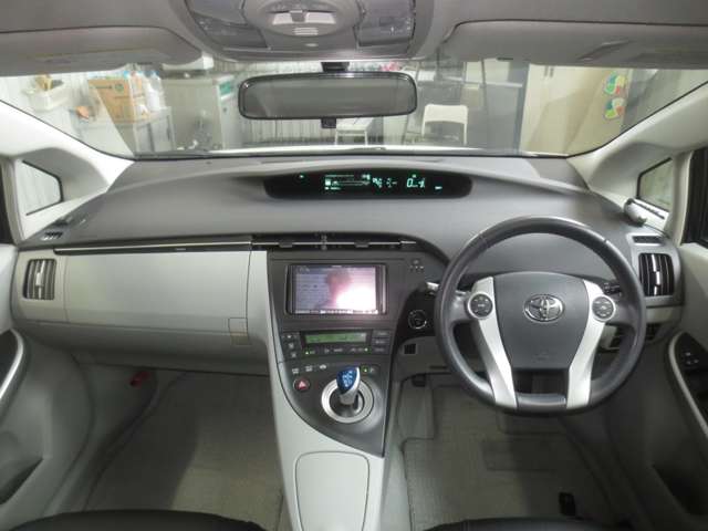 2010 Toyota Prius – thumbnail 2