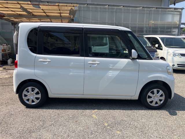 2010 Daihatsu Tanto – thumbnail 4