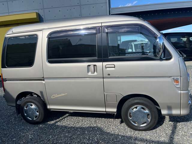 1997 Daihatsu Atrai – thumbnail 4