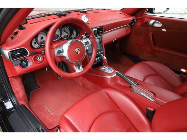 2010 Porsche 911 Cabriolet – thumbnail 2