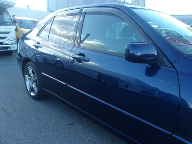 2005 Toyota Altezza – thumbnail 4