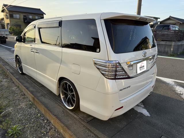 2010 Toyota Alphard – thumbnail 2