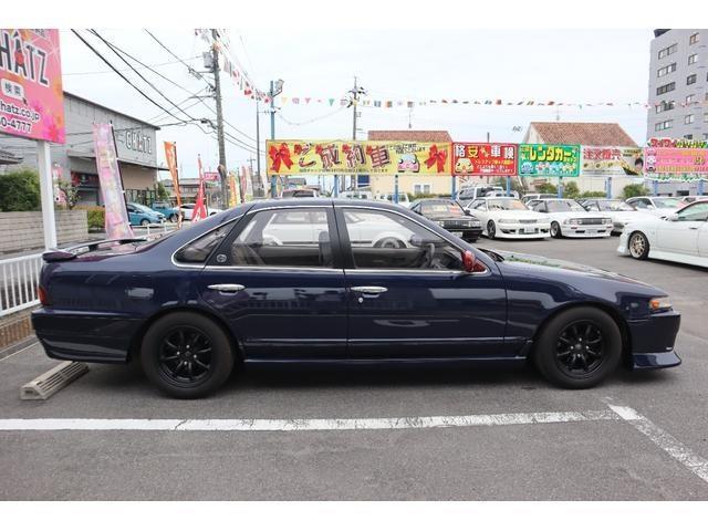 1990 Nissan Cefiro – thumbnail 4