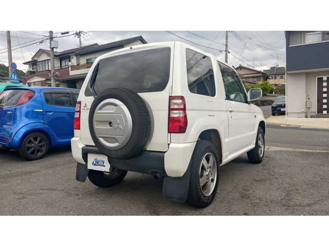 2009 Mitsubishi Pajero Mini – thumbnail 2