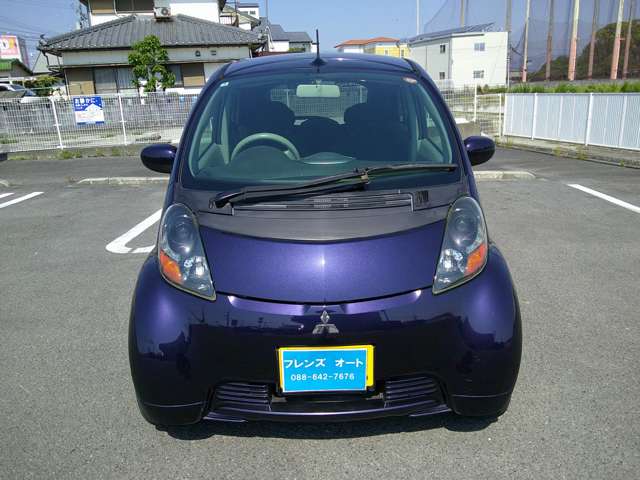 2010 Mitsubishi i – thumbnail 2