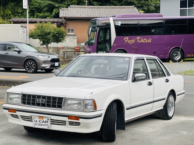 1991 Nissan Gloria Sedan