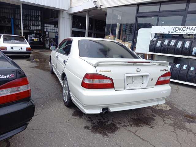 2000 Nissan Laurel – thumbnail 4