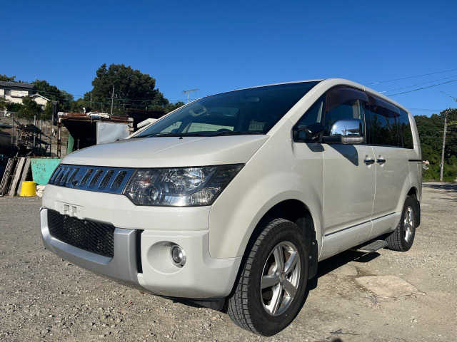2008 Mitsubishi Delica D:5