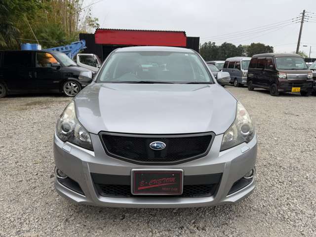 2010 Subaru Legacy Touring Wagon – thumbnail 2