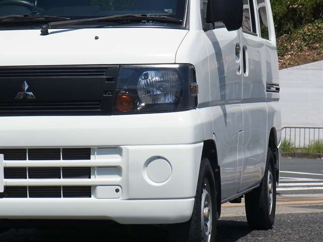 2010 Mitsubishi Minicab Van – thumbnail 3