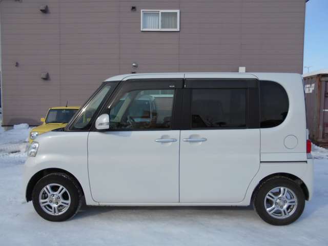 2009 Daihatsu Tanto – thumbnail 4