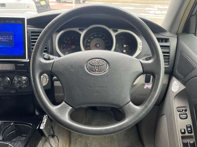 2002 Toyota Hilux Surf – thumbnail 4