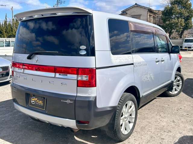 2008 Mitsubishi Delica D:5 – thumbnail 4