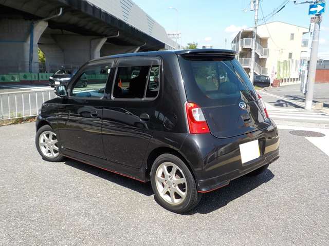 2010 Daihatsu Esse – thumbnail 2