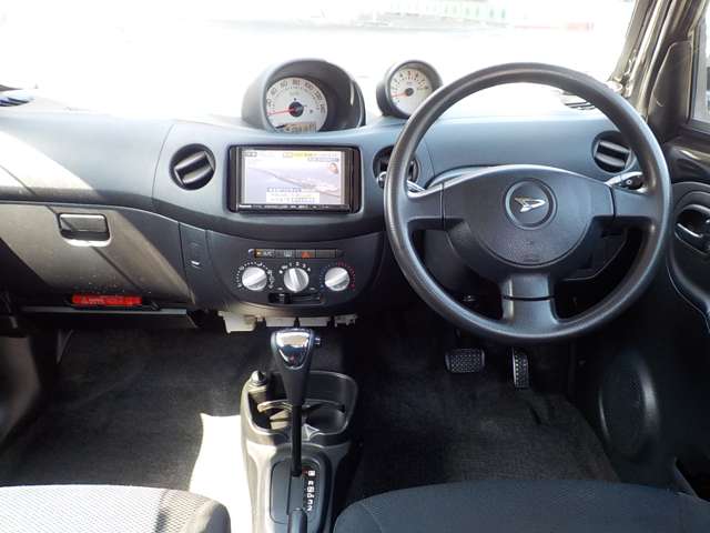 2010 Daihatsu Esse – thumbnail 3