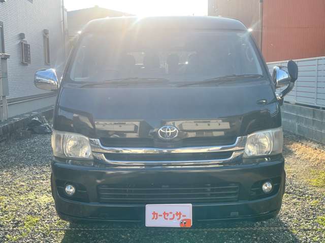 2008 Toyota Hiace – thumbnail 2