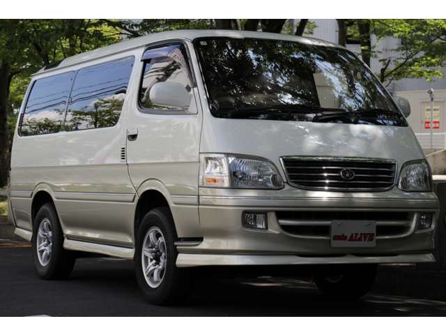 2001 Toyota Hiace – thumbnail 2