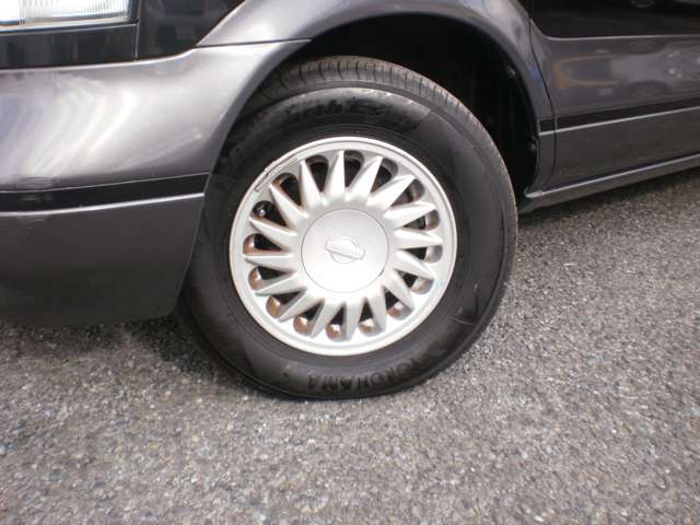 1995 Nissan Largo – thumbnail 4