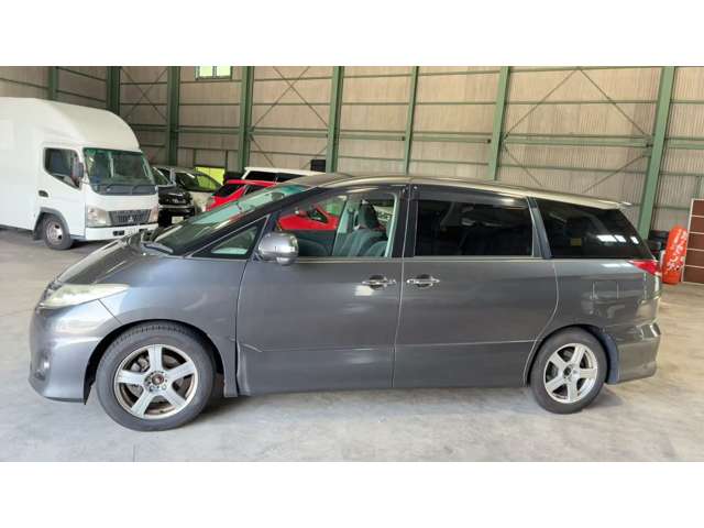 2010 Toyota Estima – thumbnail 3