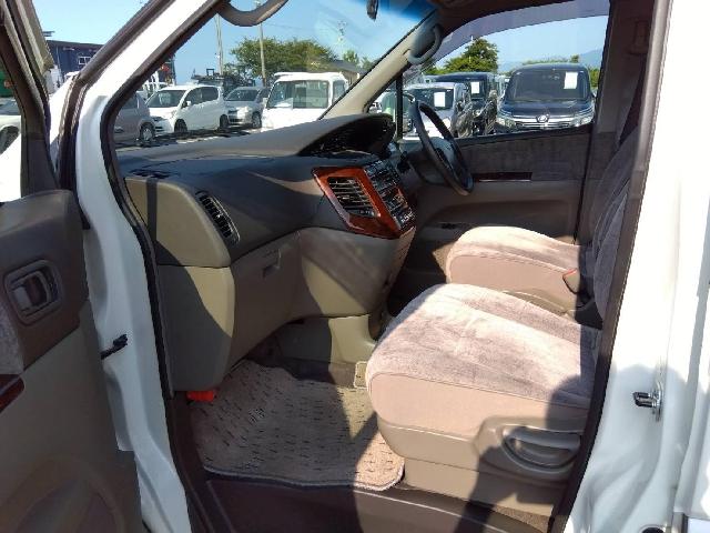 2001 Nissan Elgrand – thumbnail 3