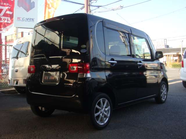 2010 Daihatsu Tanto – thumbnail 4