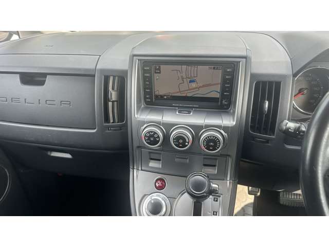 2007 Mitsubishi Delica D:5 – thumbnail 4
