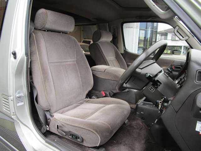 1999 Toyota Hiace – thumbnail 4