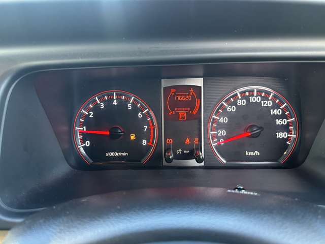 2008 Nissan Serena – thumbnail 4